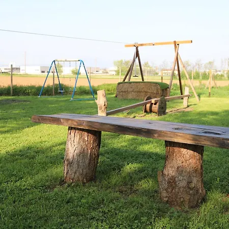 Bauernhof In The Countryside Just 15 Minutes From The Airport *